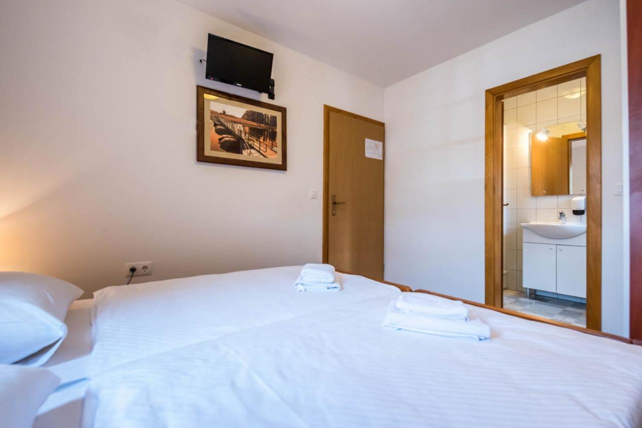 Hotel Srakovcic Heart Of Nature Ribnik Kültér fotó